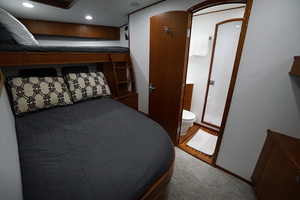 Whiticar 77 - Kings Blue - VIP stateroom
