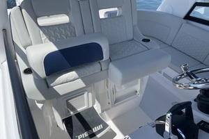 Photo 3313438 for 2022 Intrepid 438 Evolution  