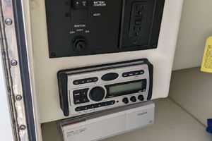 Photo 3295489 for 2008 Sea Ray 290 Sundeck  