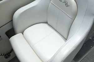 Photo 3295485 for 2008 Sea Ray 290 Sundeck  