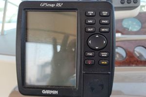 Photo 3299475 for 2000 Maxum 3300 SCR  