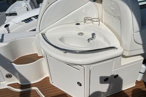 Photo 3301024 for 2008 Sea Ray 340 Sundancer High Maintenance 