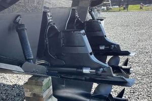 Photo 3301032 for 2008 Sea Ray 340 Sundancer High Maintenance 