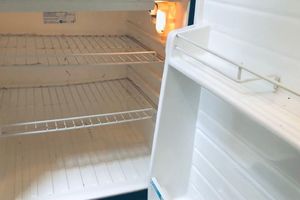 Photo 3301025 for 2008 Sea Ray 340 Sundancer High Maintenance 