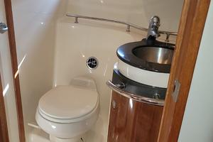 Photo 3360907 for 2004 Sea Ray 390 Sundancer  