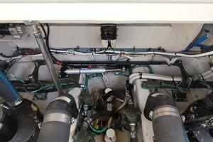 Photo 3360914 for 2004 Sea Ray 390 Sundancer  