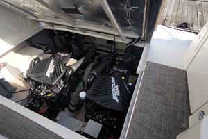 Photo 3360910 for 2004 Sea Ray 390 Sundancer  