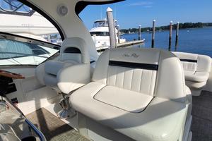 Photo 3360894 for 2004 Sea Ray 390 Sundancer  