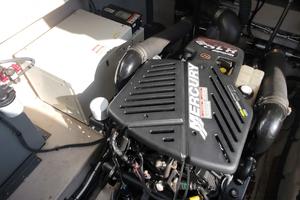 Photo 3360912 for 2004 Sea Ray 390 Sundancer  