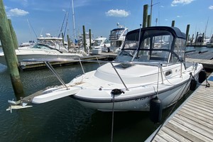 21ft Boston Whaler Yacht For Sale