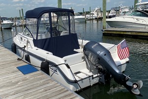 21ft Boston Whaler Yacht For Sale