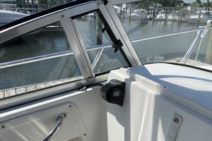 21ft Boston Whaler Yacht For Sale