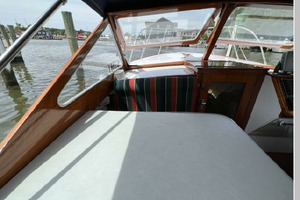 Sydney 26ft Lyman Yacht For Sale
