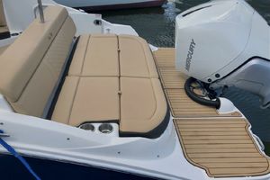 Photo 3308417 for 2013 Monterey 340 Sport Yacht  