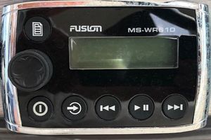 Photo 3308411 for 2013 Monterey 340 Sport Yacht  