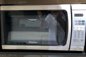 Photo 3308407 for 2013 Monterey 340 Sport Yacht  