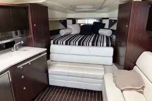 Photo 3308404 for 2013 Monterey 340 Sport Yacht  