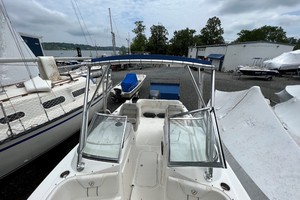 Photo 3308941 for 2008 Century 2350 Dual Console  