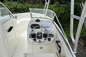 Photo 3308936 for 2008 Century 2350 Dual Console  