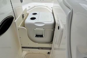 Photo 3308940 for 2008 Century 2350 Dual Console  