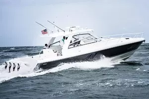 2019 Intrepid 475 Sport Yacht thumbnail 1