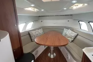 2019 Intrepid 475 Sport Yacht thumbnail 21