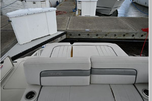 Sand  amp  Seas 28ft Sea Ray Yacht For Sale