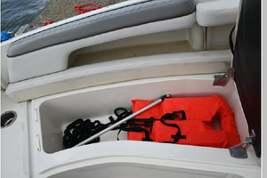 Sand  amp  Seas 28ft Sea Ray Yacht For Sale