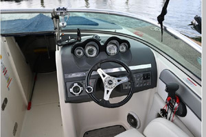 Sand  amp  Seas 28ft Sea Ray Yacht For Sale