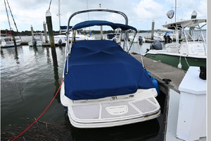 Sand  amp  Seas 28ft Sea Ray Yacht For Sale