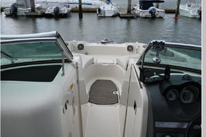 Sand  amp  Seas 28ft Sea Ray Yacht For Sale