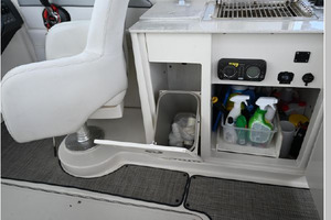 Sand  amp  Seas 28ft Sea Ray Yacht For Sale