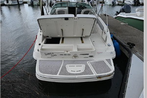 Sand  amp  Seas 28ft Sea Ray Yacht For Sale