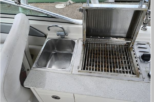 Sand  amp  Seas 28ft Sea Ray Yacht For Sale