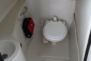 Sand  amp  Seas 28ft Sea Ray Yacht For Sale