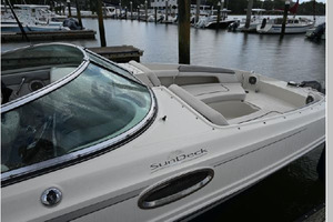 Sand  amp  Seas 28ft Sea Ray Yacht For Sale