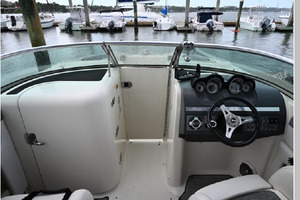 Sand  amp  Seas 28ft Sea Ray Yacht For Sale
