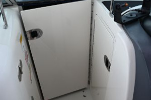 Sand  amp  Seas 28ft Sea Ray Yacht For Sale