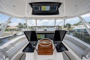 Viking 52 THE BOARDROOM - Flybridge