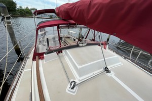 Photo 3319210 for 1986 Island Packet 27  