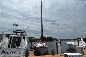 Photo 3317460 for 1986 Island Packet 27  