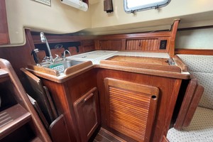 Photo 3319931 for 1986 Island Packet 27  