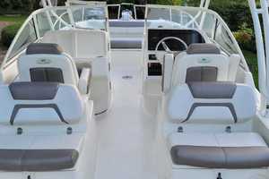 World Cat 25 - No Name - Seating