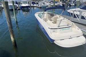 Photo 3319907 for 2003 Monterey 248 LS  