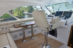 2015 45 Hatteras Express - Helm