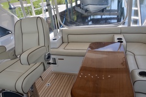 2015 45 Hatteras Express - Helm
