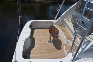2015 45 Hatteras Express - Profile