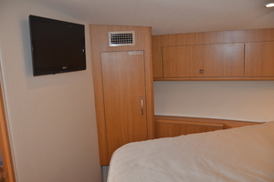 2015 Hatteras 45 Express - Master Stateroom