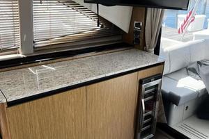 Photo 3338870 for 2017 Sea Ray 460 Fly  