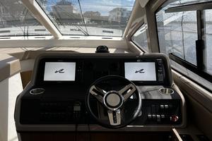 Photo 3338871 for 2017 Sea Ray 460 Fly  